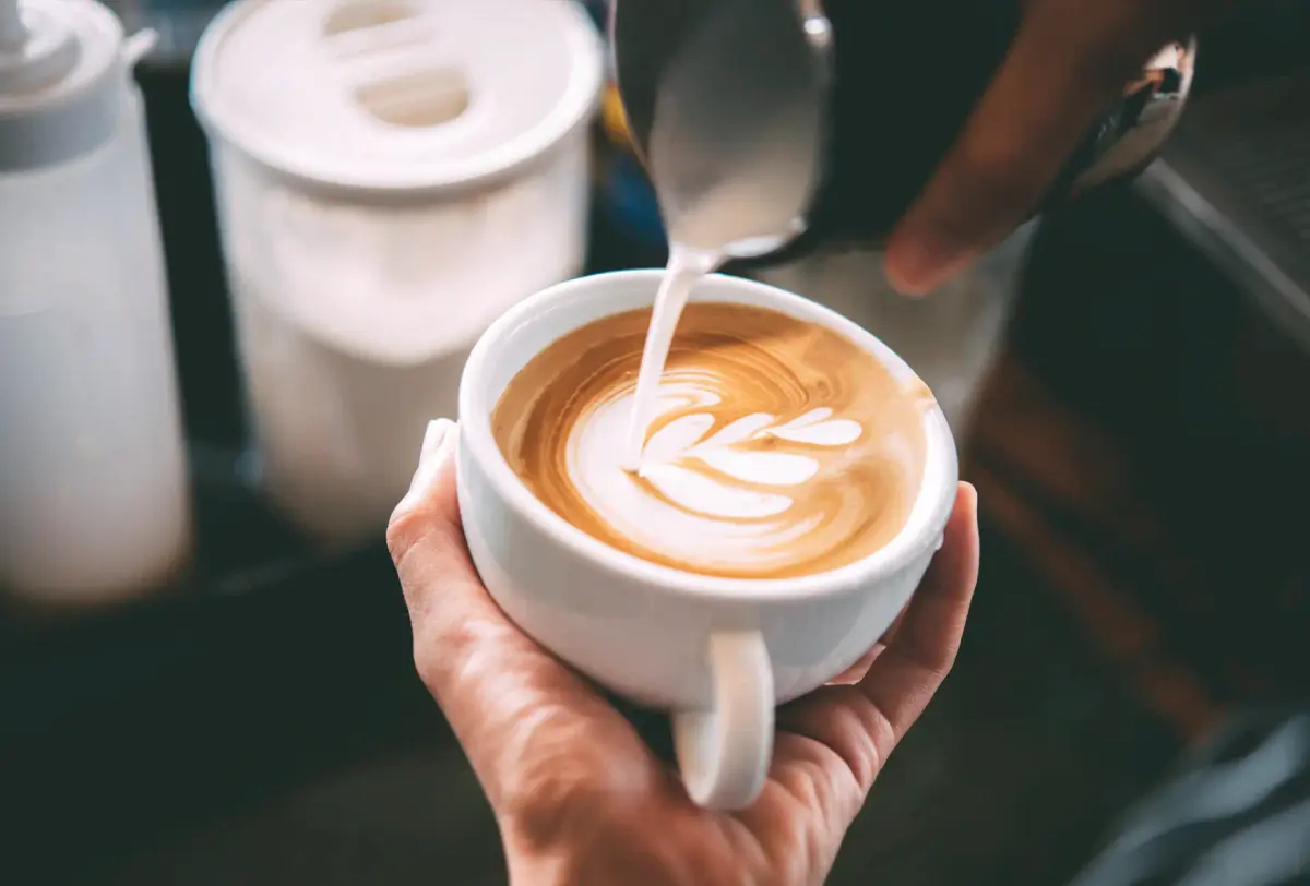 xícara de café com leite
