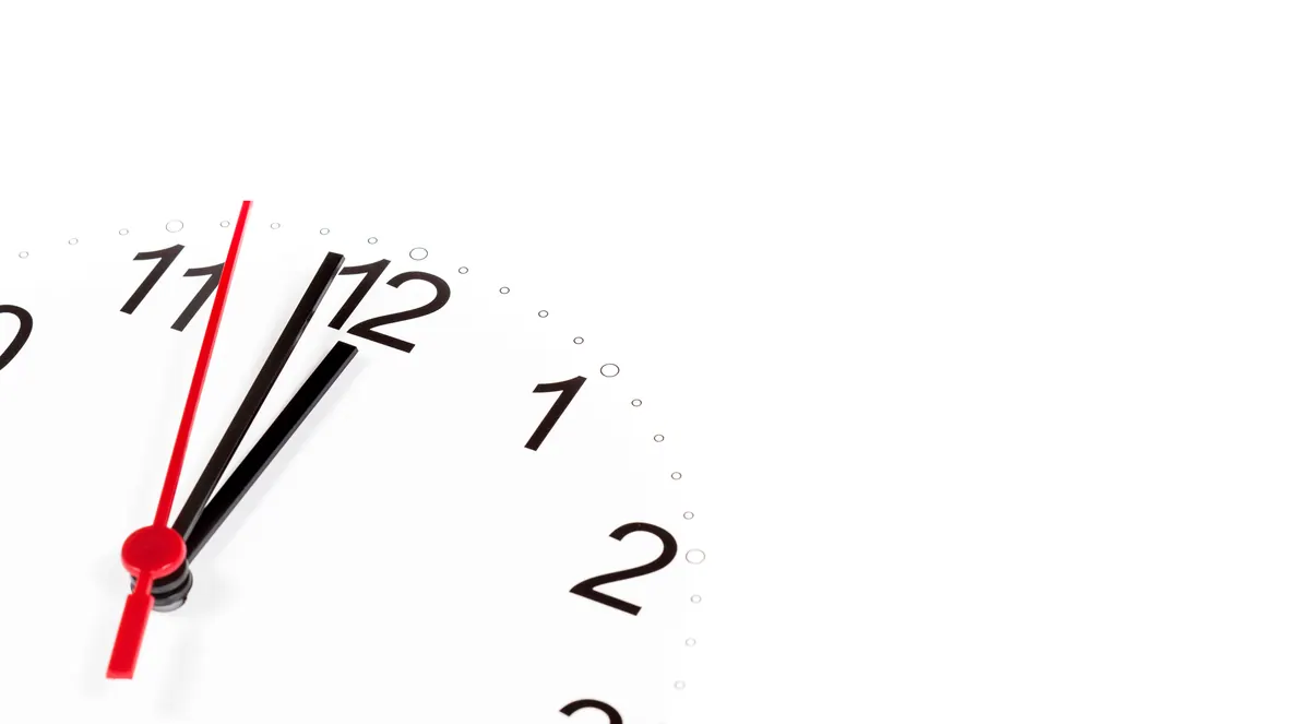 Relógio marcando a hora