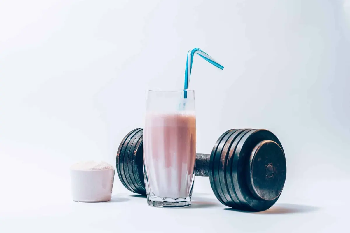 proteina e halter lanche pré treino